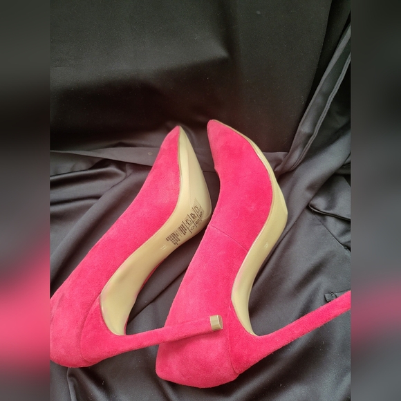 NWOT H&M Red Suede High Heels - Picture 8 of 16